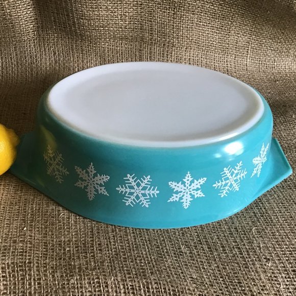 Vintage Pyrex Turquoise Snowflake Oval Dish - Picture 10 of 13